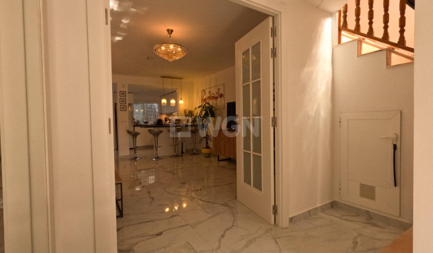 Odsprzedaż - Kamienica - Torrevieja - El Acequión - Los Náufragos