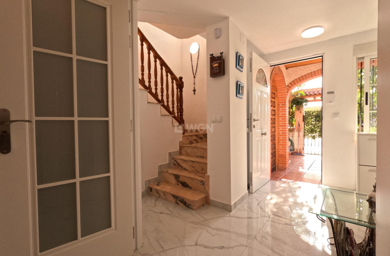 Odsprzedaż - Kamienica - Torrevieja - El Acequión - Los Náufragos