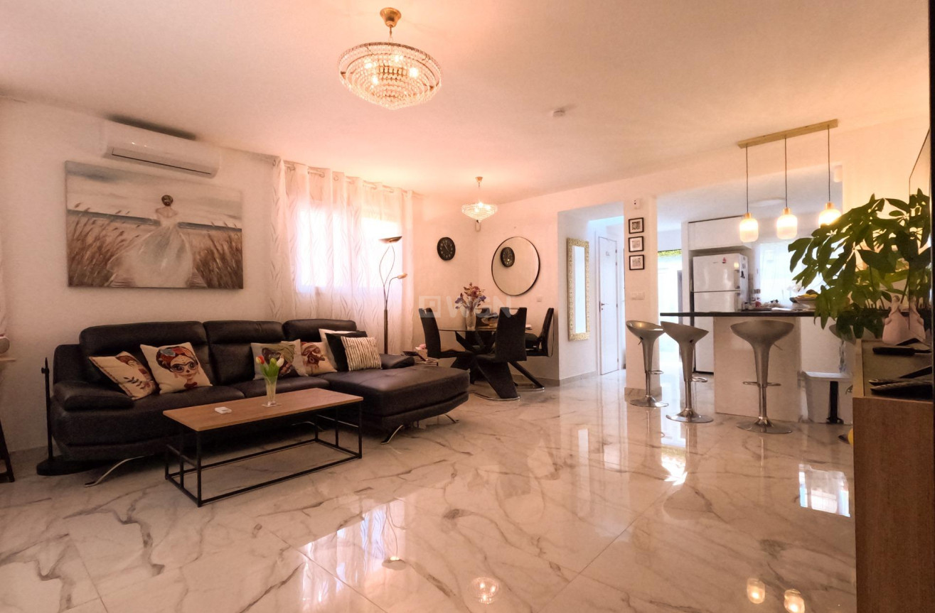 Odsprzedaż - Kamienica - Torrevieja - El Acequión - Los Náufragos