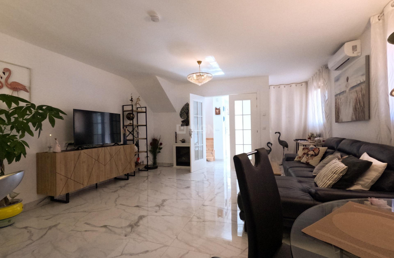 Odsprzedaż - Kamienica - Torrevieja - El Acequión - Los Náufragos