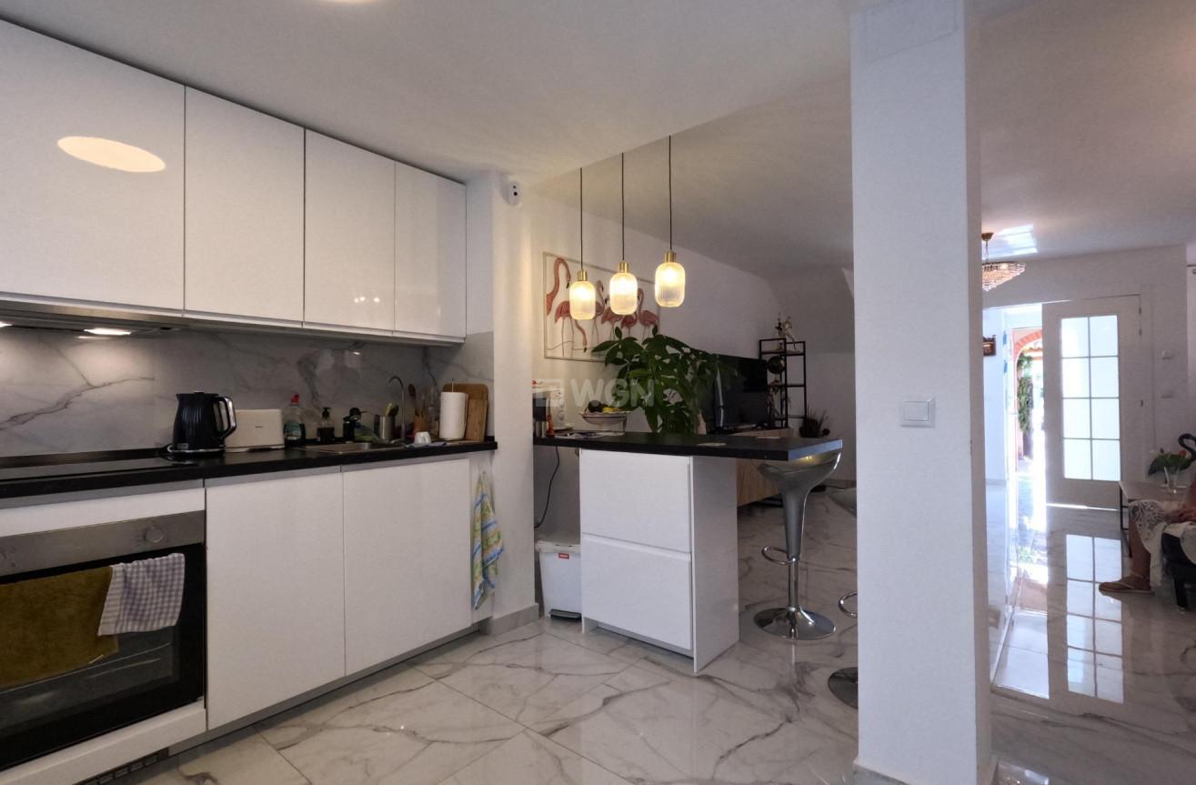 Odsprzedaż - Kamienica - Torrevieja - El Acequión - Los Náufragos