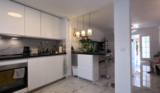 Odsprzedaż - Kamienica - Torrevieja - El Acequión - Los Náufragos