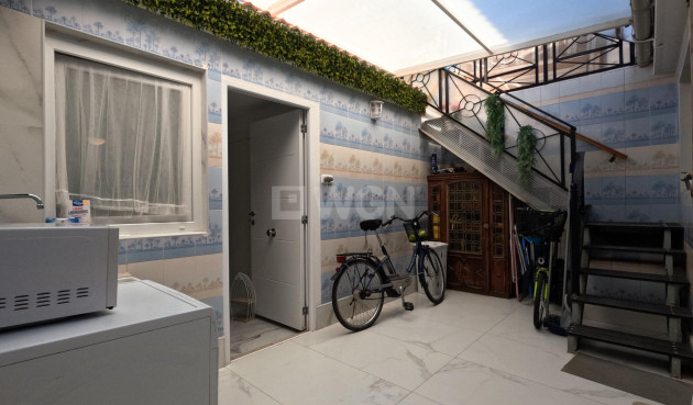 Odsprzedaż - Kamienica - Torrevieja - El Acequión - Los Náufragos