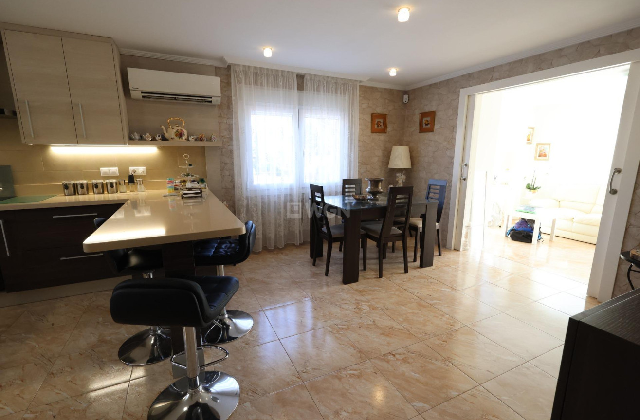 Odsprzedaż - Villa - Torrevieja - Costa Blanca