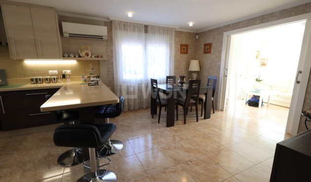 Odsprzedaż - Villa - Torrevieja - Costa Blanca
