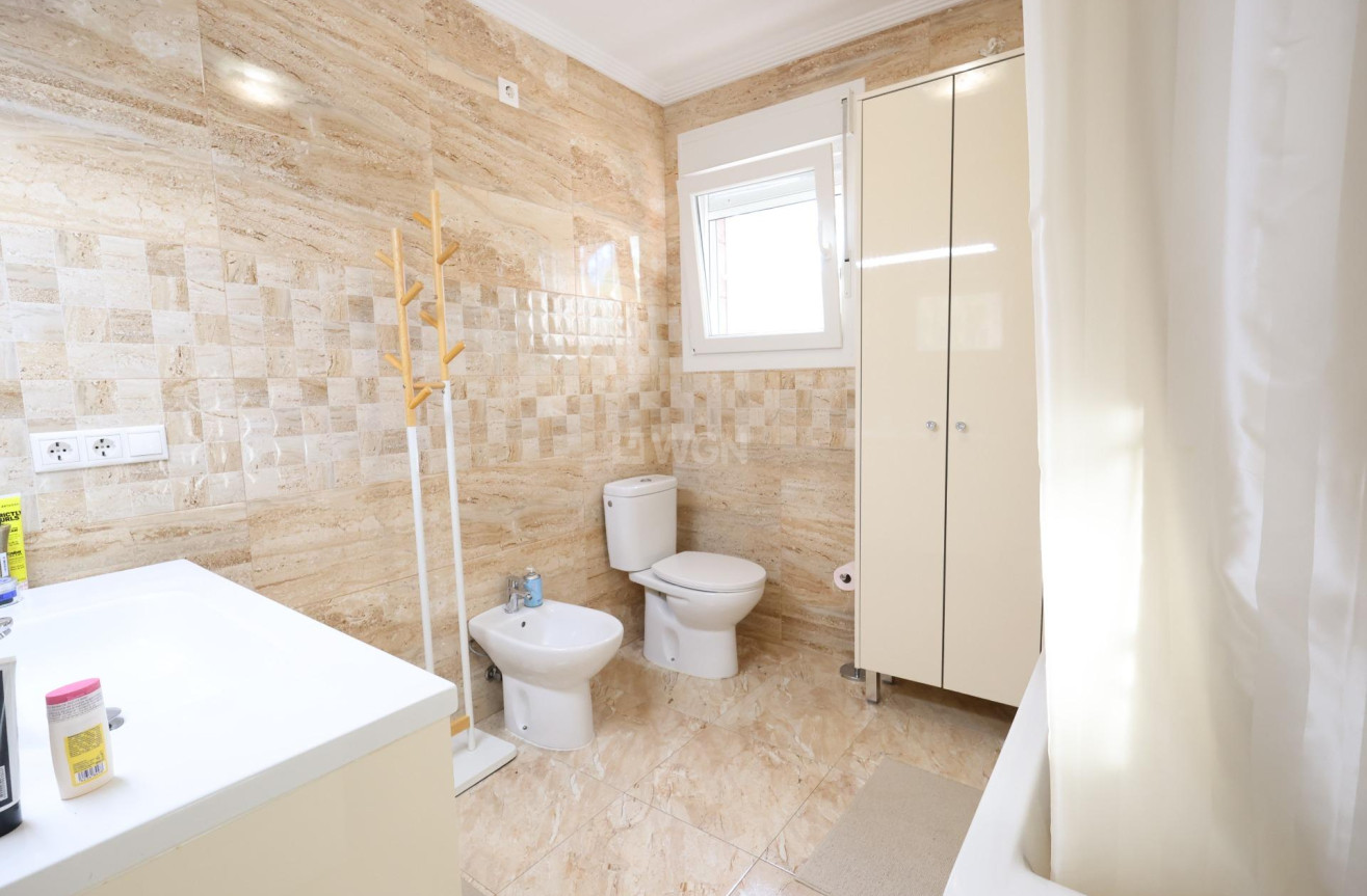 Odsprzedaż - Villa - Torrevieja - Costa Blanca