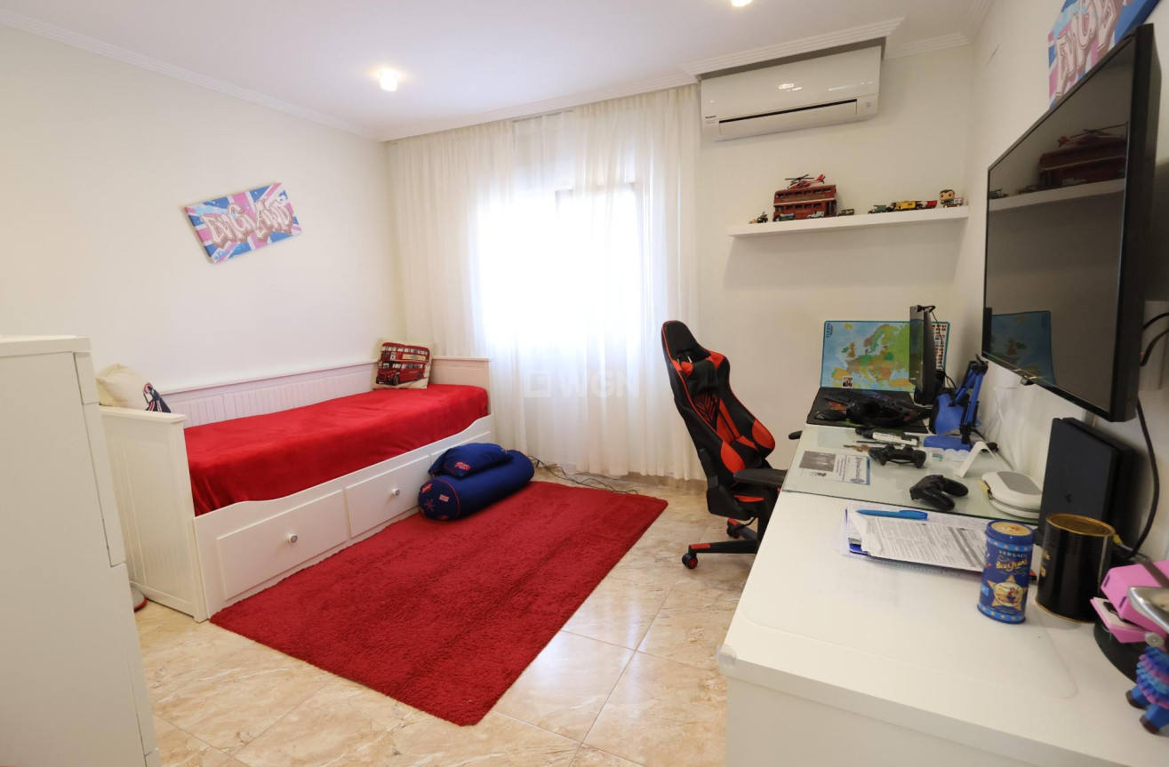 Odsprzedaż - Villa - Torrevieja - Costa Blanca