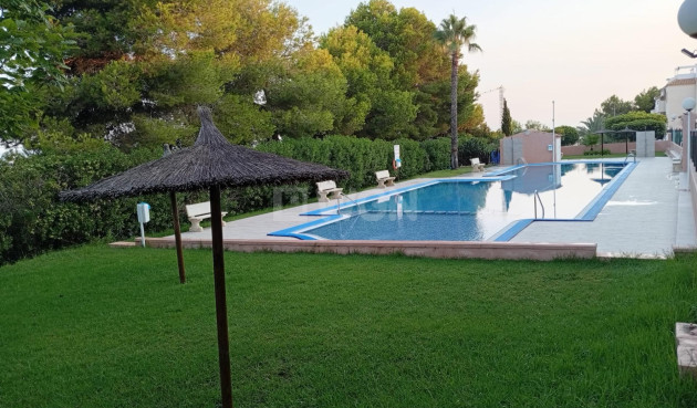 Odsprzedaż - Mieszkanie w bloku - Torrevieja - Torreblanca