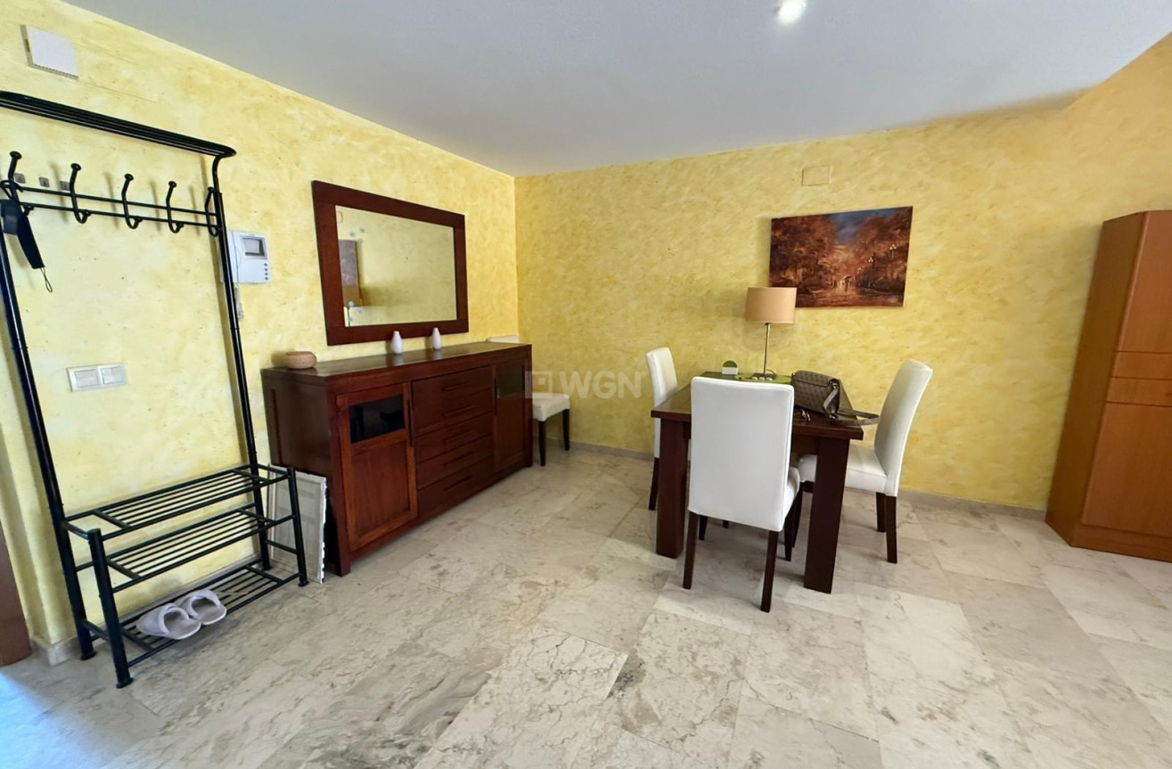 Resale - Apartment / flat - Torrevieja - Punta Prima