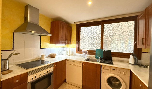 Resale - Apartment / flat - Torrevieja - Punta Prima