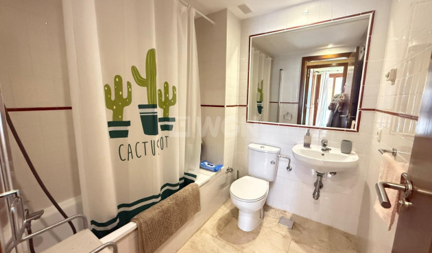 Resale - Apartment / flat - Torrevieja - Punta Prima