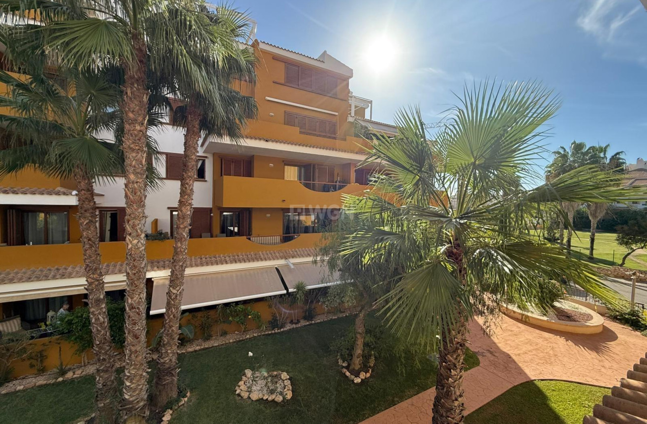Resale - Apartment / flat - Torrevieja - Punta Prima