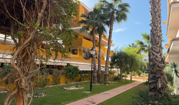 Resale - Apartment / flat - Torrevieja - Punta Prima
