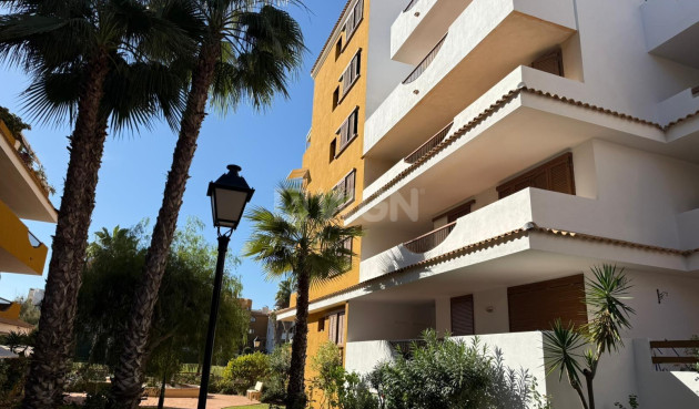 Resale - Apartment / flat - Torrevieja - Punta Prima