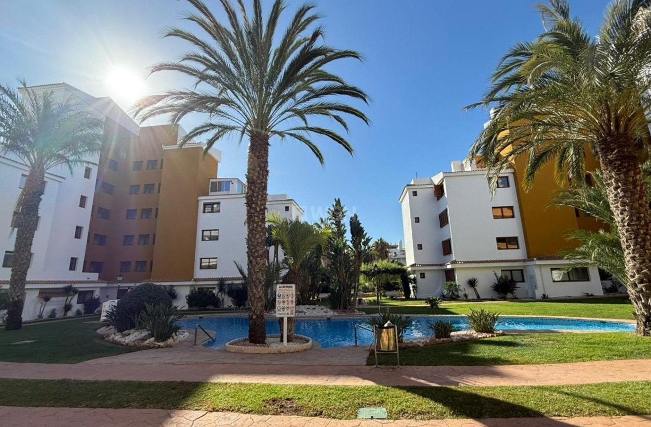 Resale - Apartment / flat - Torrevieja - Punta Prima