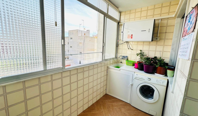 Wiederverkauf - Wohnung - Torrevieja - Centro
