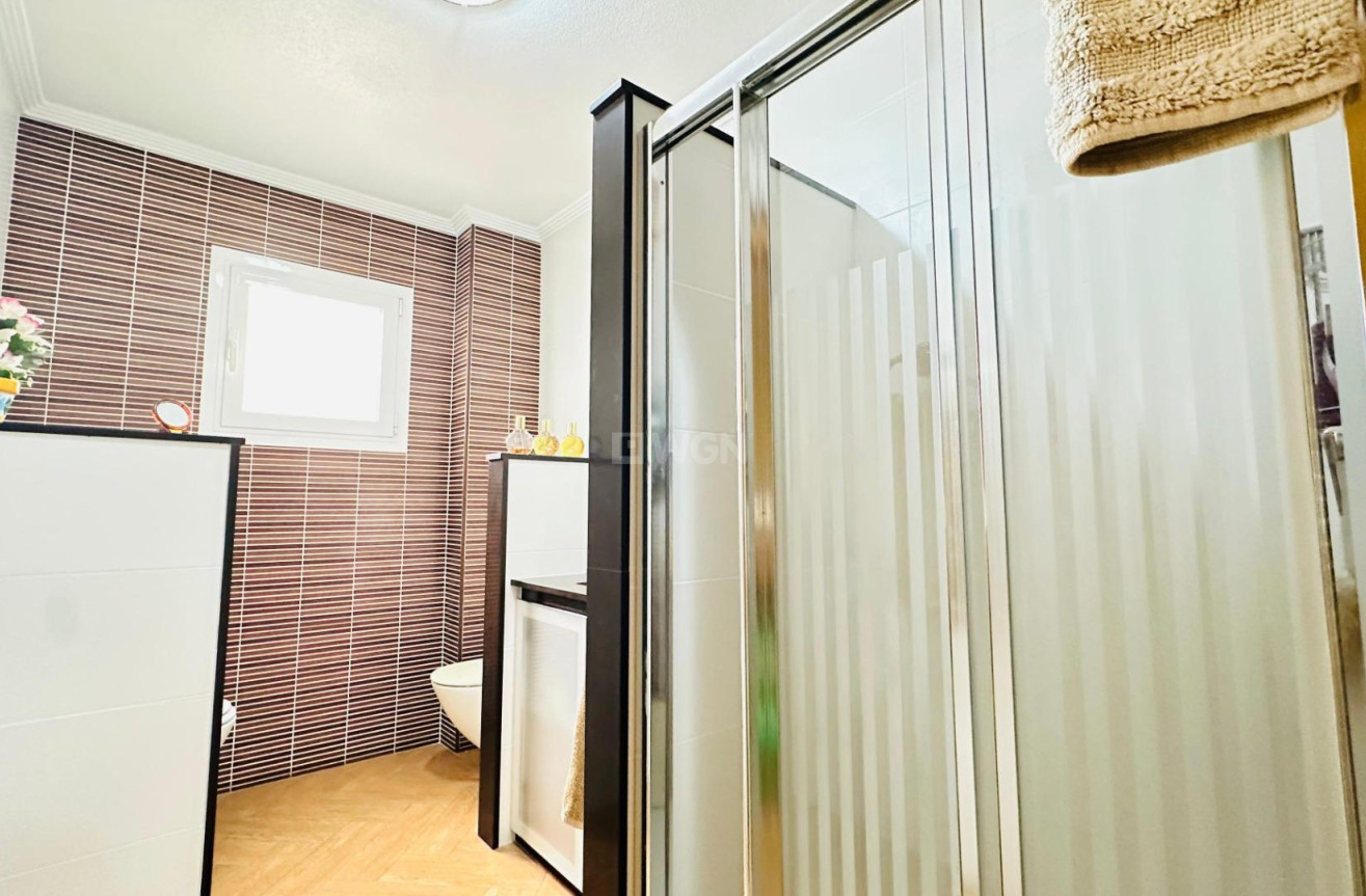 Wiederverkauf - Wohnung - Torrevieja - Centro