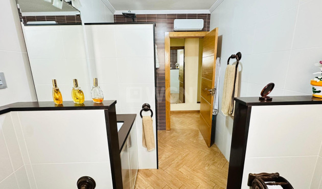 Wiederverkauf - Wohnung - Torrevieja - Centro