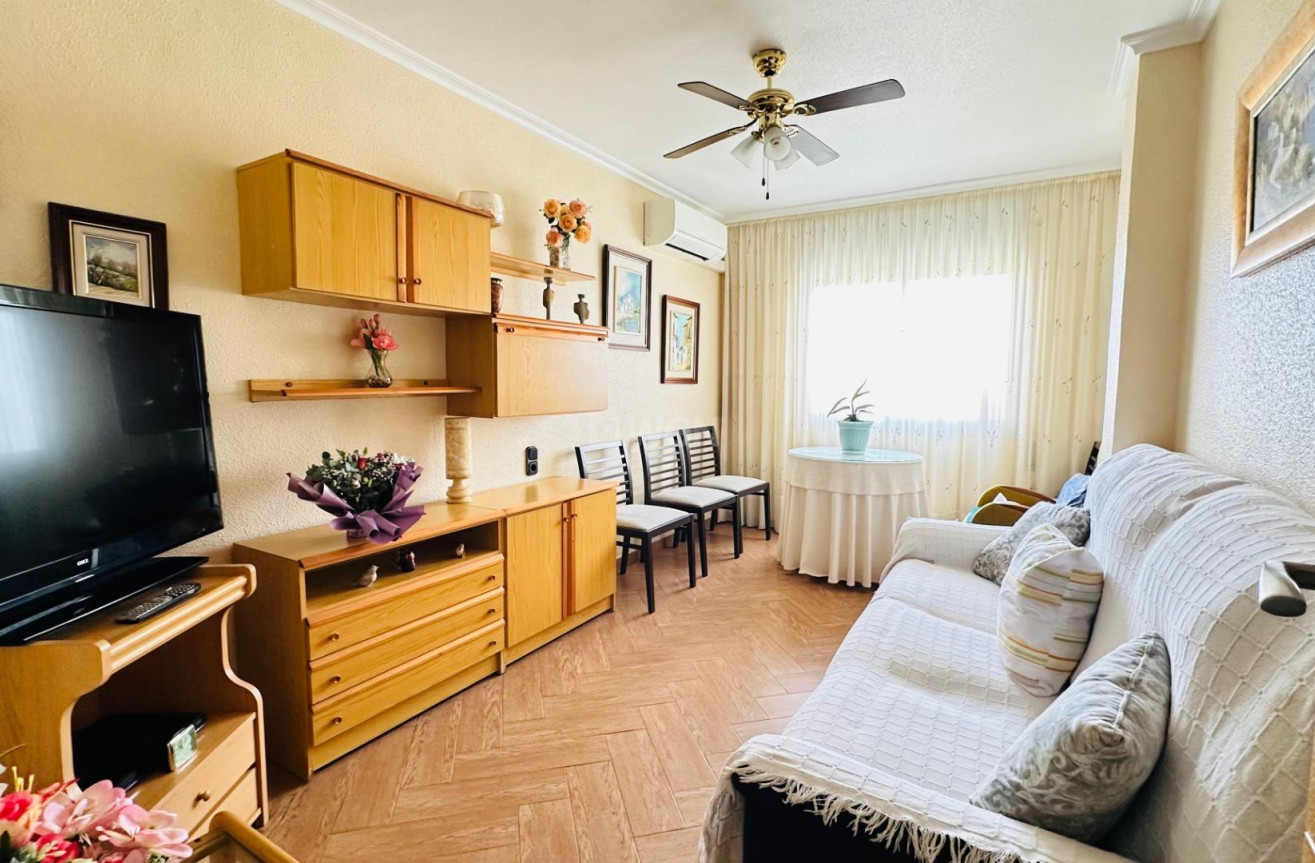 Wiederverkauf - Wohnung - Torrevieja - Centro