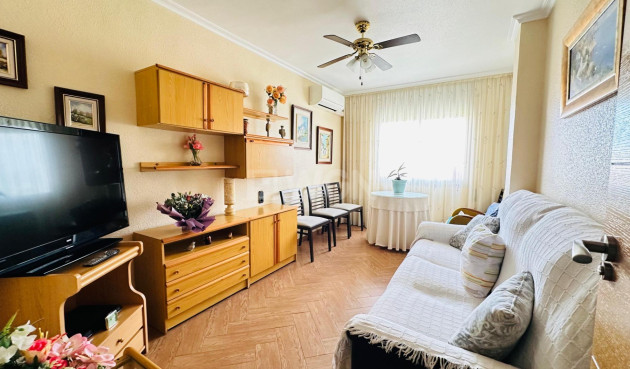 Wiederverkauf - Wohnung - Torrevieja - Centro