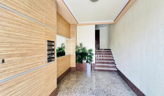 Wiederverkauf - Wohnung - Torrevieja - Centro