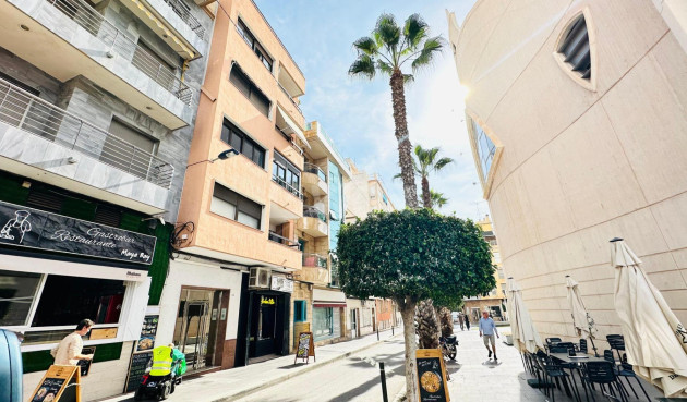 Wiederverkauf - Wohnung - Torrevieja - Centro