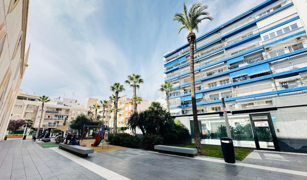 Wiederverkauf - Wohnung - Torrevieja - Centro