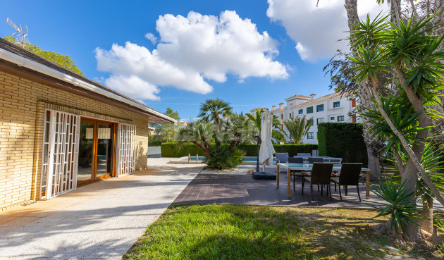 Resale - Villa - Orihuela Costa - Costa Blanca