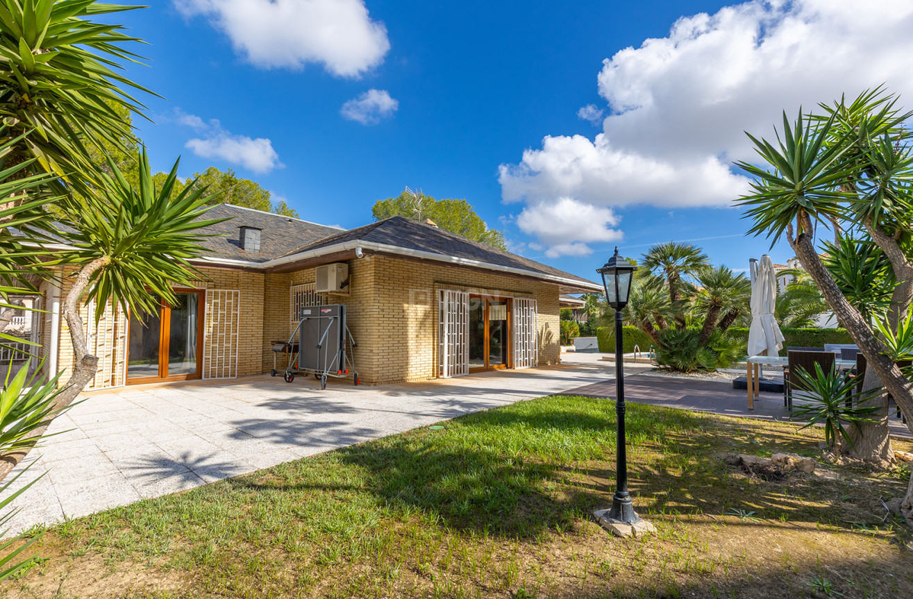 Resale - Villa - Orihuela Costa - Costa Blanca