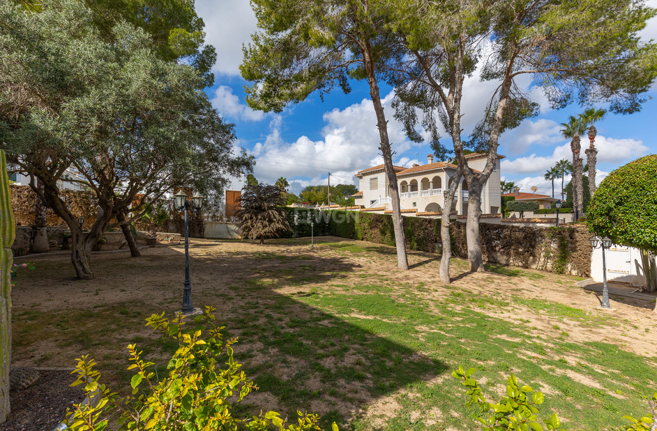 Resale - Villa - Orihuela Costa - Costa Blanca