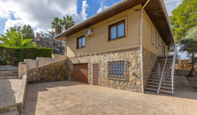 Resale - Villa - Orihuela Costa - Costa Blanca