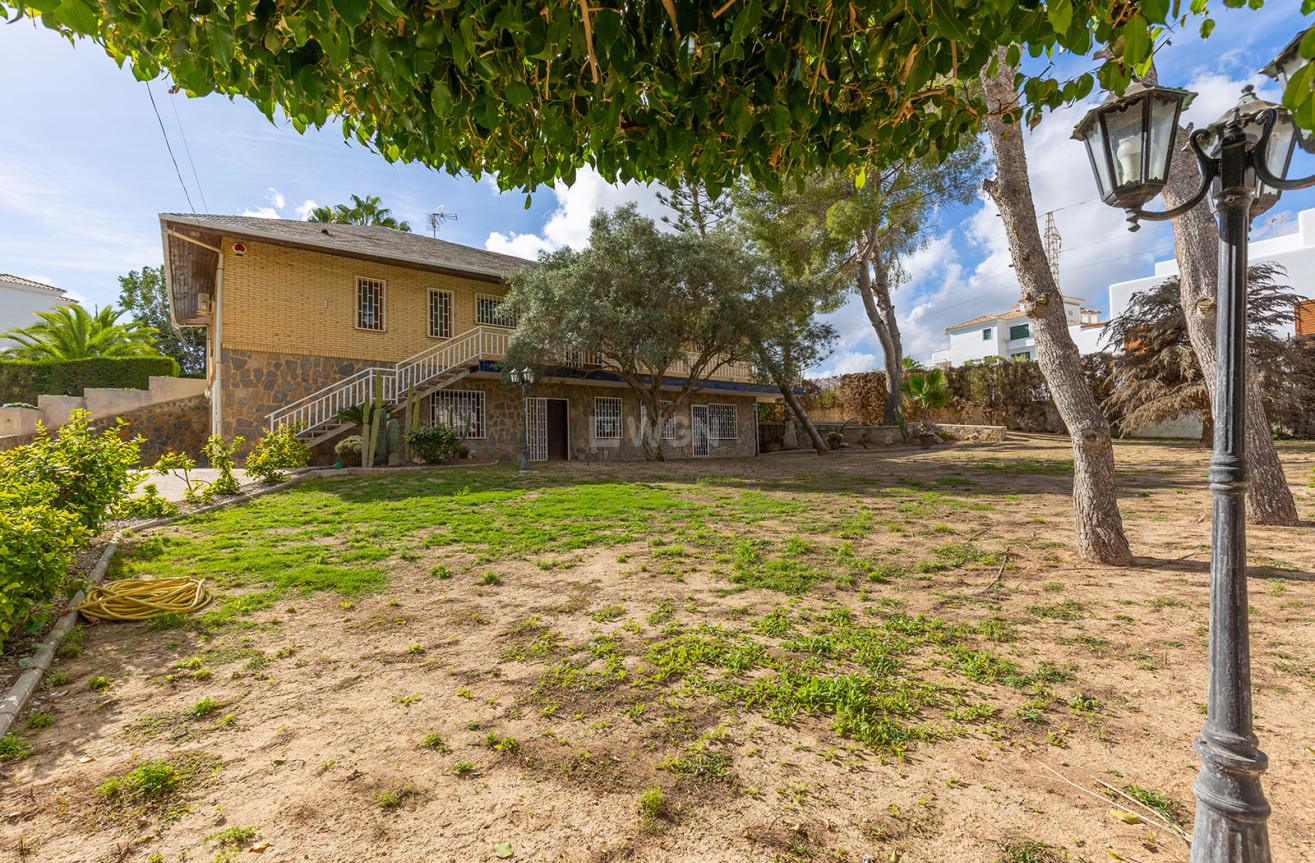 Resale - Villa - Orihuela Costa - Costa Blanca