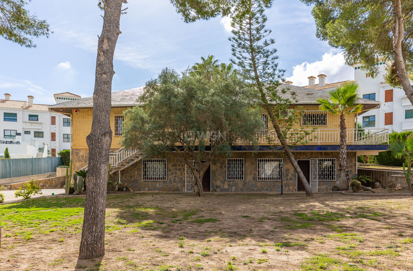 Resale - Villa - Orihuela Costa - Costa Blanca