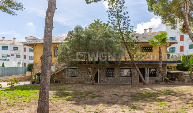 Resale - Villa - Orihuela Costa - Costa Blanca