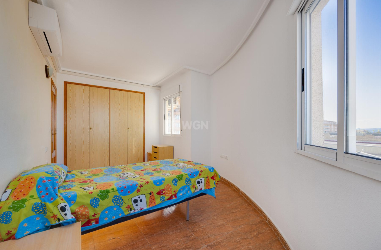 Odsprzedaż - Mieszkanie w bloku - Torrevieja - Costa Blanca