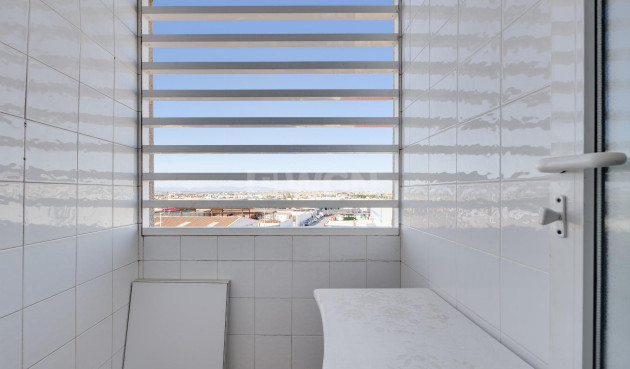 Odsprzedaż - Mieszkanie w bloku - Torrevieja - Costa Blanca