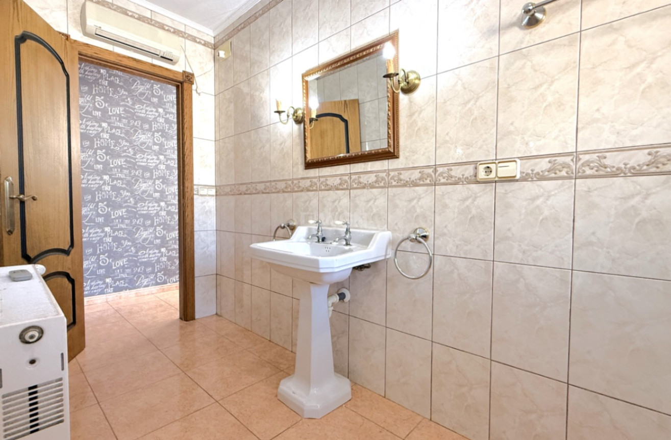 Odsprzedaż - Villa - Pilar de la Horadada - Costa Blanca