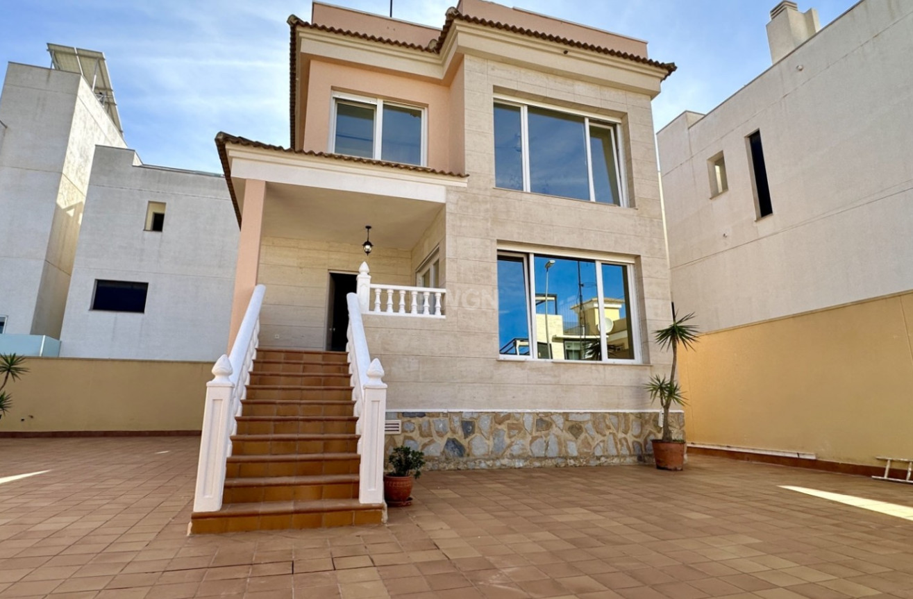 Odsprzedaż - Villa - Orihuela Costa - Costa Blanca