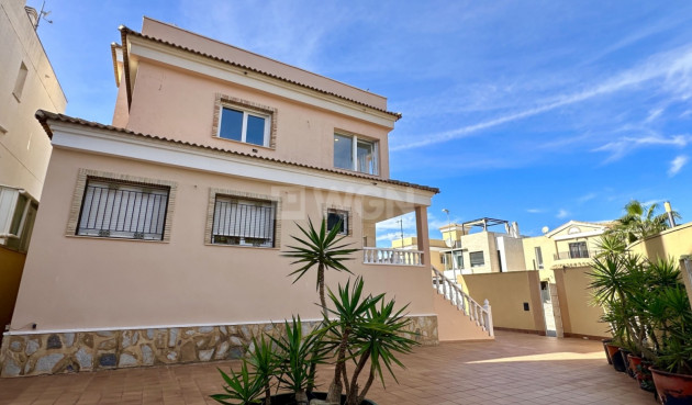 Odsprzedaż - Villa - Orihuela Costa - Costa Blanca