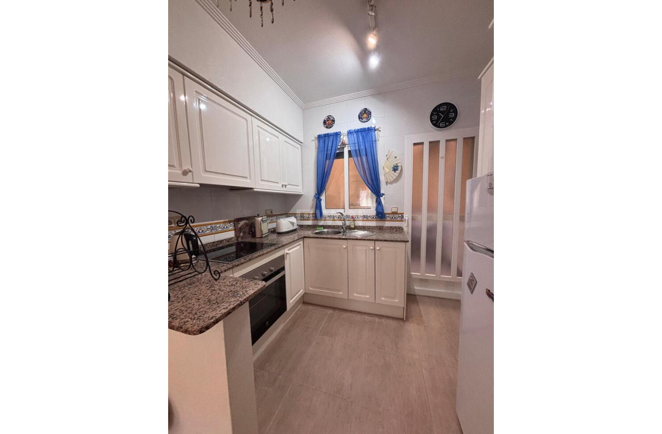 Odsprzedaż - Kamienica - Villamartin - Costa Blanca