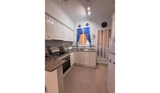 Odsprzedaż - Kamienica - Villamartin - Costa Blanca