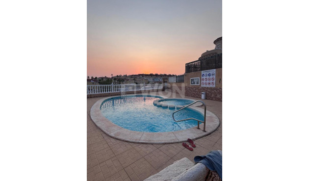 Odsprzedaż - Kamienica - Villamartin - Costa Blanca