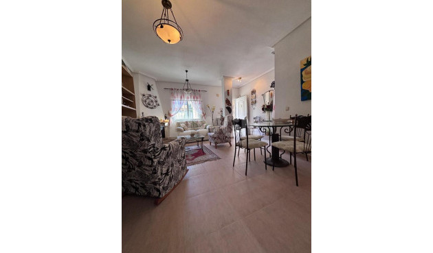 Odsprzedaż - Kamienica - Villamartin - Costa Blanca