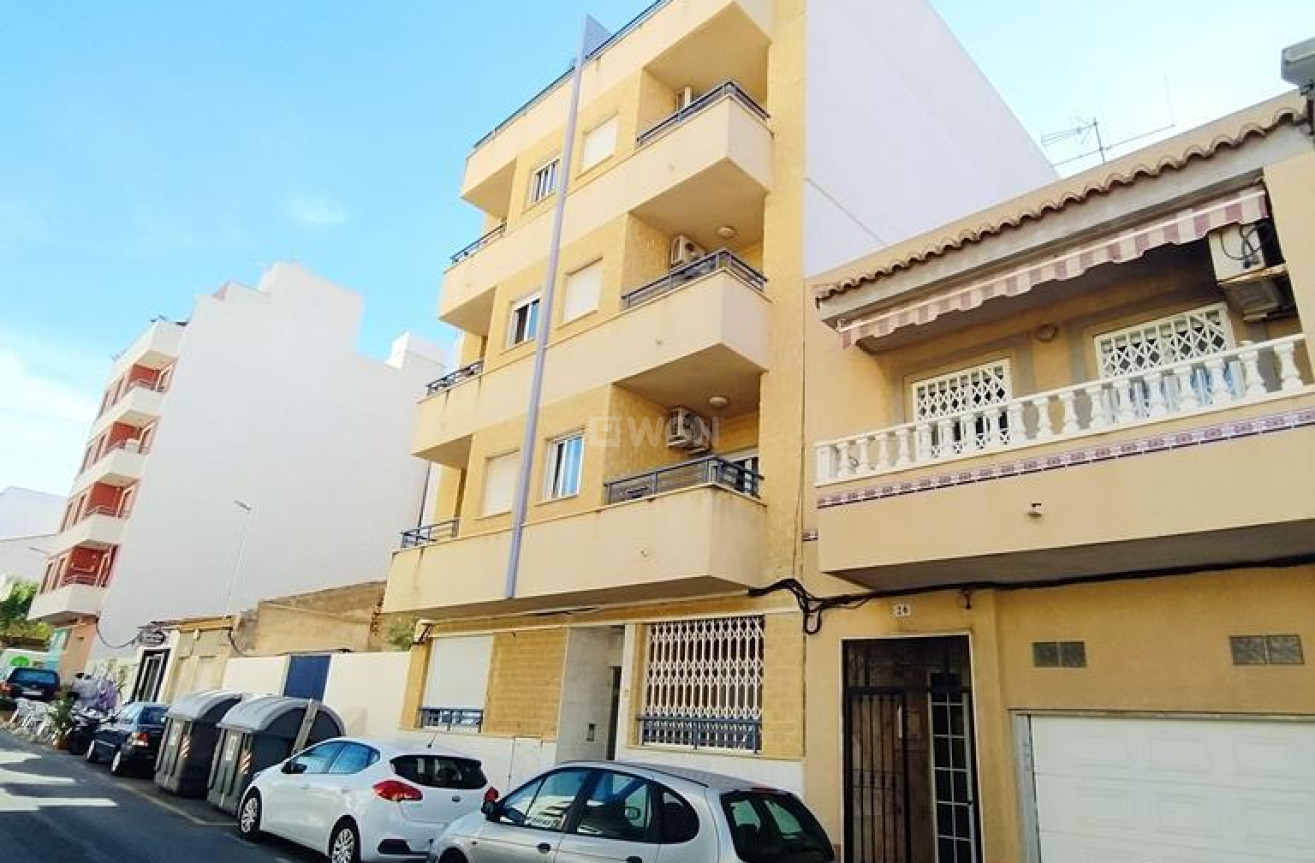 Resale - Apartment / flat - Torrevieja - CENTRO CASCO URBANO