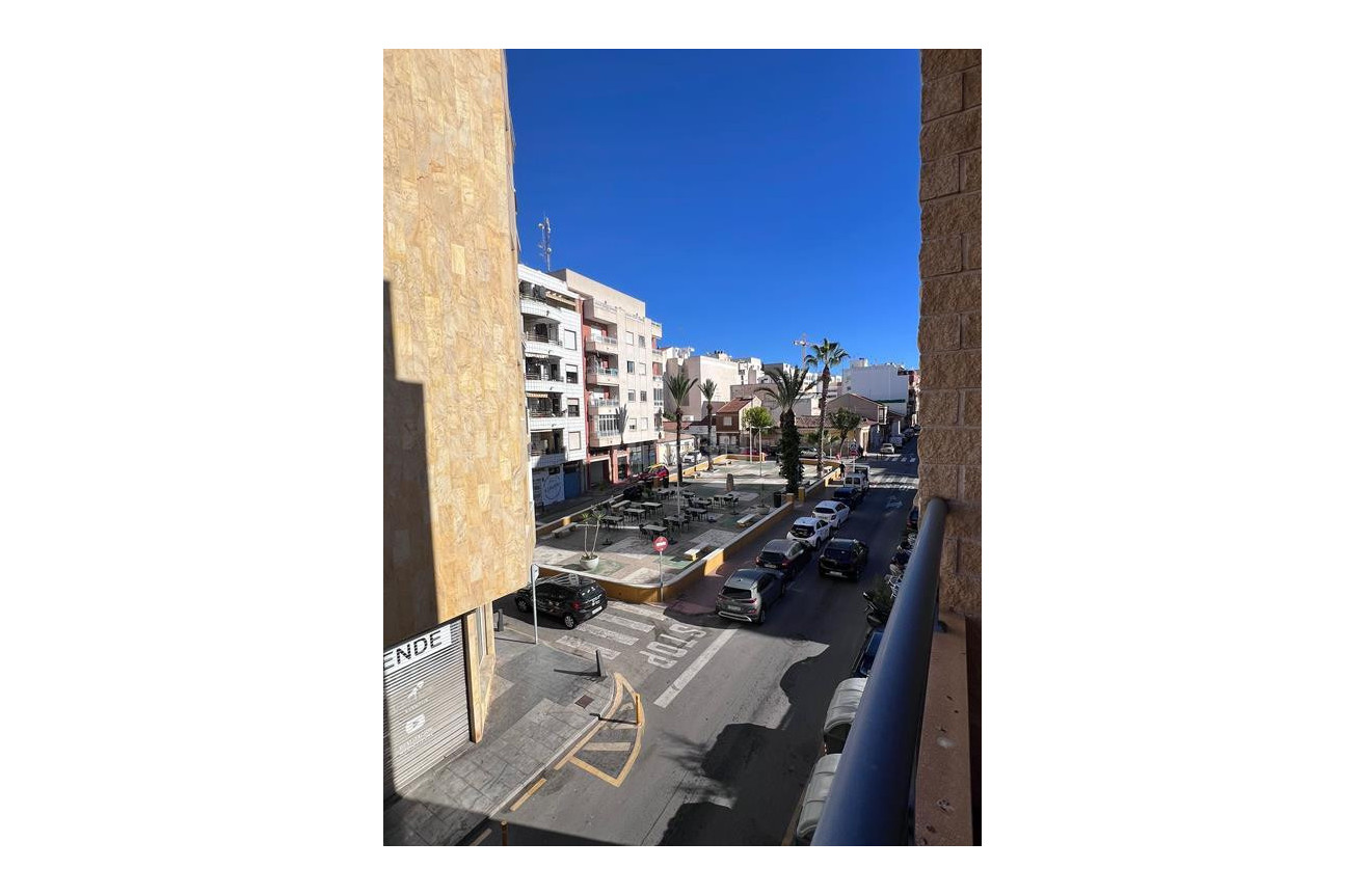 Resale - Apartment / flat - Torrevieja - CENTRO CASCO URBANO