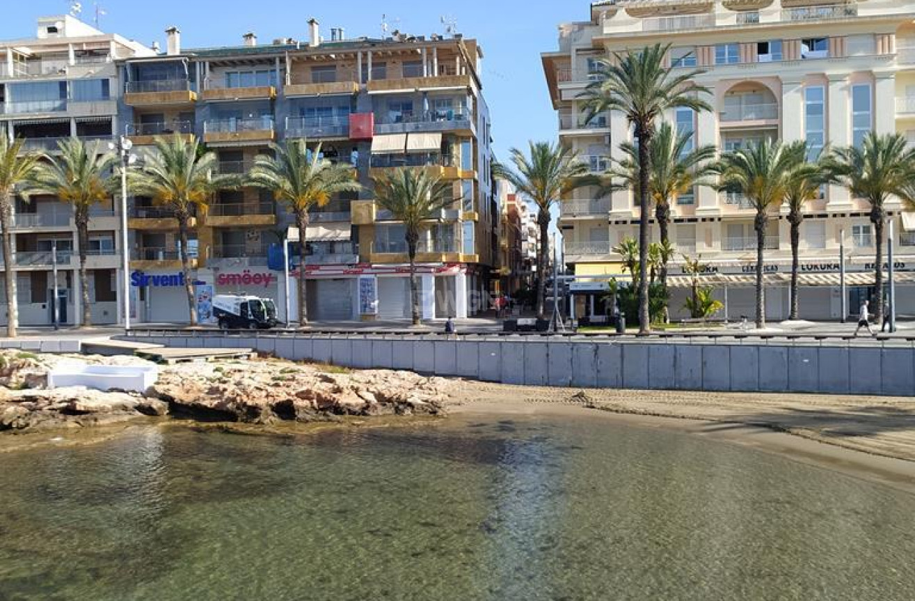 Resale - Apartment / flat - Torrevieja - CENTRO CASCO URBANO