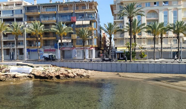 Resale - Apartment / flat - Torrevieja - CENTRO CASCO URBANO