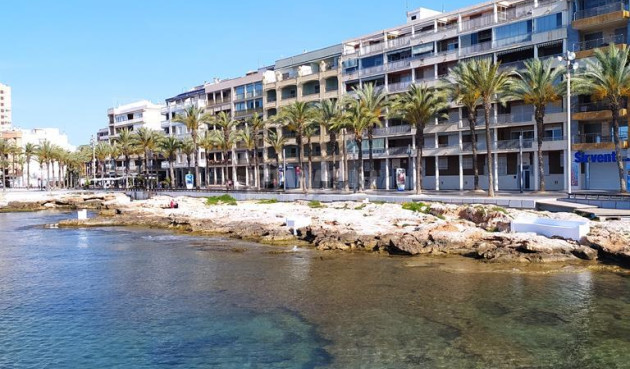 Resale - Apartment / flat - Torrevieja - CENTRO CASCO URBANO