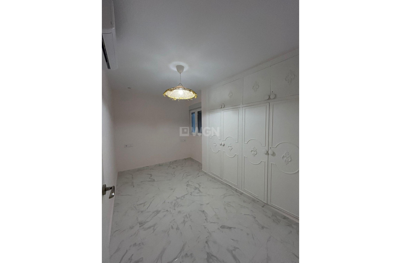 Resale - Apartment / flat - Torrevieja