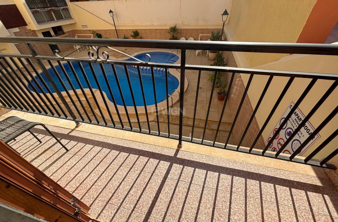 Odsprzedaż - Mieszkanie w bloku - Torrevieja - Los Frutales